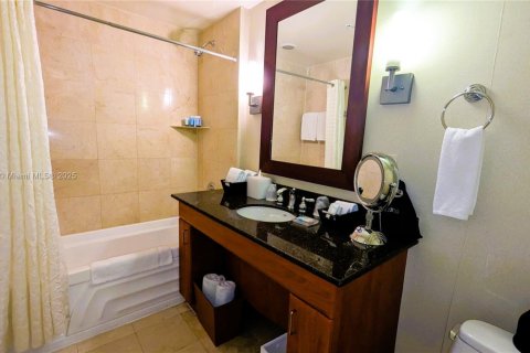 Купить кондоминиум в Санни-Айлс-Бич, Флорида 2 спальни, 137.31м2, № 2048286 - фото 30