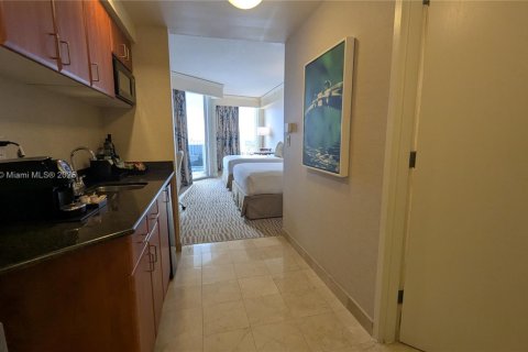 Купить кондоминиум в Санни-Айлс-Бич, Флорида 2 спальни, 137.31м2, № 2048286 - фото 29