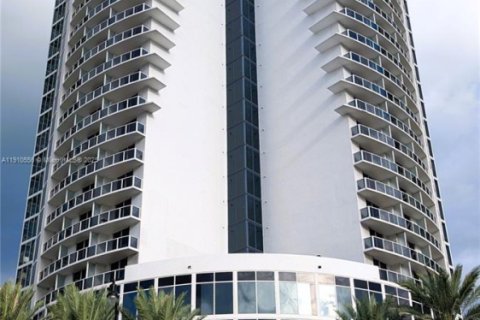 Кондоминиум с 2 спальнями в Санни-Айлс-Бич, Флорида № 2048286