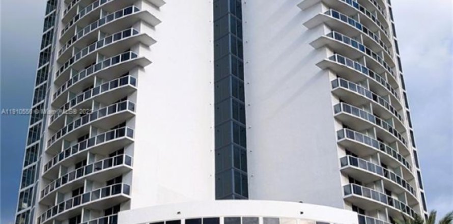 Кондоминиум с 2 спальнями в Санни-Айлс-Бич, Флорида № 2048286