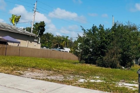 Propiedad comercial en venta en Fort Lauderdale, Florida № 1868297 - foto 1
