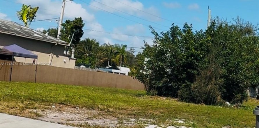 Propiedad comercial en Fort Lauderdale, Florida № 1868297