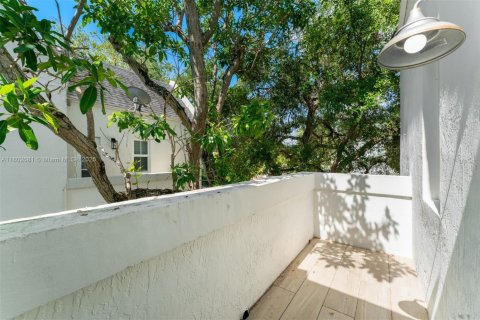 Townhouse in Miami, Florida 3 bedrooms, 153.29 sq.m. № 1946520 - photo 17