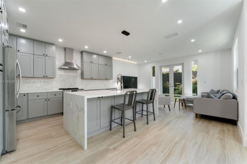 Townhouse in Miami, Florida 3 bedrooms, 153.29 sq.m. № 1946520 - photo 9
