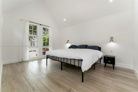 Townhouse in Miami, Florida 3 bedrooms, 153.29 sq.m. № 1946520 - photo 18