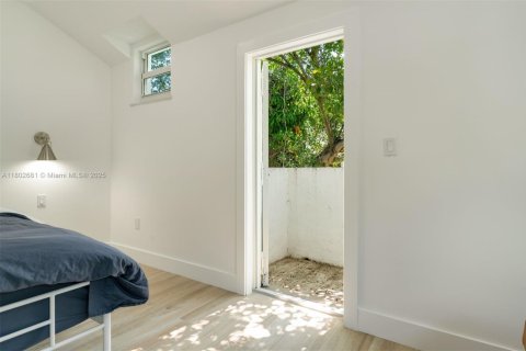 Townhouse in Miami, Florida 3 bedrooms, 153.29 sq.m. № 1946520 - photo 24