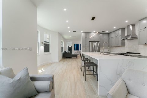 Townhouse in Miami, Florida 3 bedrooms, 153.29 sq.m. № 1946520 - photo 6
