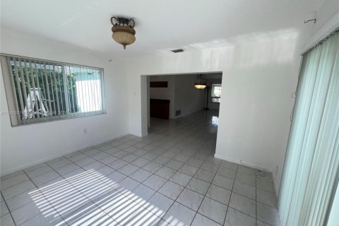 Villa ou maison à vendre à Miramar, Floride: 2 chambres, 121.52 m2 № 1966694 - photo 23