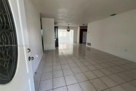 Villa ou maison à vendre à Miramar, Floride: 2 chambres, 121.52 m2 № 1966694 - photo 6