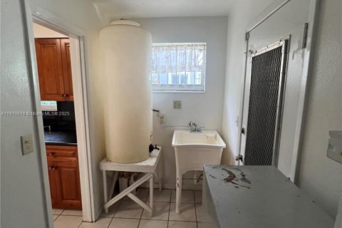 Villa ou maison à vendre à Miramar, Floride: 2 chambres, 121.52 m2 № 1966694 - photo 15