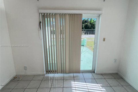 Villa ou maison à vendre à Miramar, Floride: 2 chambres, 121.52 m2 № 1966694 - photo 24