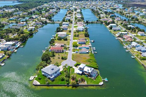 Casa en alquiler en Hernando Beach, Florida, 3 dormitorios, 178.93 m2 № 1919211 - foto 3