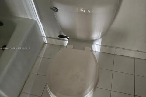 Condominio en venta en Hialeah, Florida, 2 dormitorios, 131.64 m2 № 1921106 - foto 6