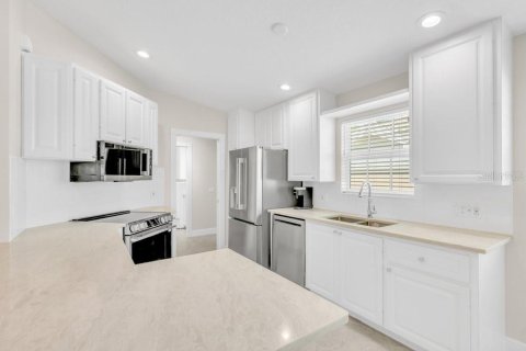 Villa ou maison à vendre à Sarasota, Floride: 2 chambres, 142.51 m2 № 2361102 - photo 4