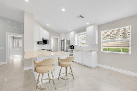 Villa ou maison à vendre à Sarasota, Floride: 2 chambres, 142.51 m2 № 2361102 - photo 5