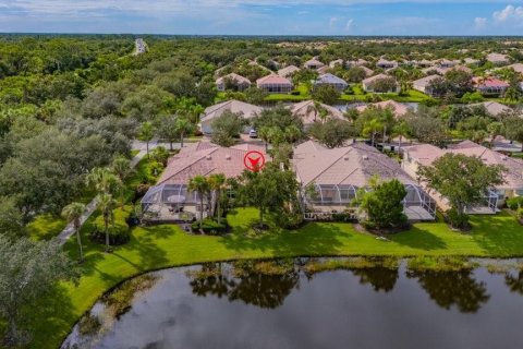 Villa ou maison à vendre à Sarasota, Floride: 2 chambres, 142.51 m2 № 2361102 - photo 2