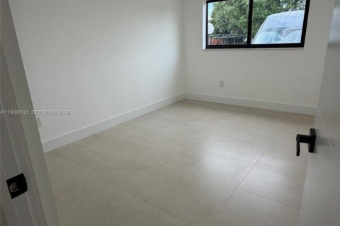 Купить виллу или дом в Майами-Гарденс, Флорида 4 спальни, 144.37м2, № 2005109 - фото 9