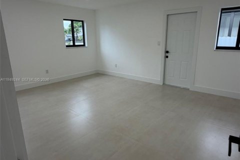 Купить виллу или дом в Майами-Гарденс, Флорида 4 спальни, 144.37м2, № 2005109 - фото 6