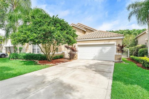 House in Weston, Florida 3 bedrooms, 173.36 sq.m. № 2173178 - photo 3