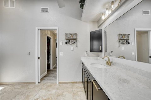 Villa ou maison à vendre à Port Charlotte, Floride: 4 chambres, 346.43 m2 № 1884444 - photo 28