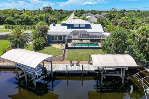 Villa ou maison à vendre à Port Charlotte, Floride: 4 chambres, 346.43 m2 № 1884444 - photo 4