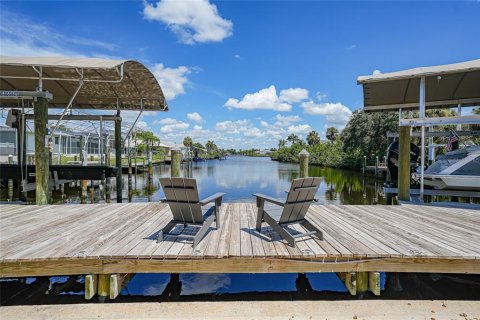Villa ou maison à vendre à Port Charlotte, Floride: 4 chambres, 346.43 m2 № 1884444 - photo 5