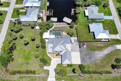 Villa ou maison à vendre à Port Charlotte, Floride: 4 chambres, 346.43 m2 № 1884444 - photo 3