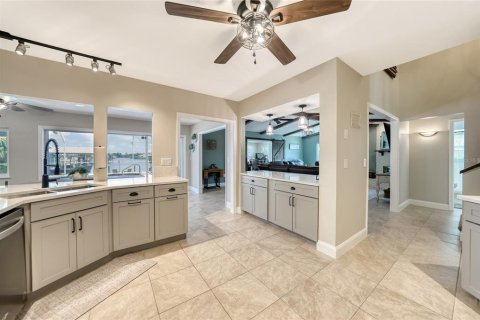 Villa ou maison à vendre à Port Charlotte, Floride: 4 chambres, 346.43 m2 № 1884444 - photo 18