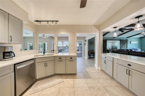 Villa ou maison à vendre à Port Charlotte, Floride: 4 chambres, 346.43 m2 № 1884444 - photo 17