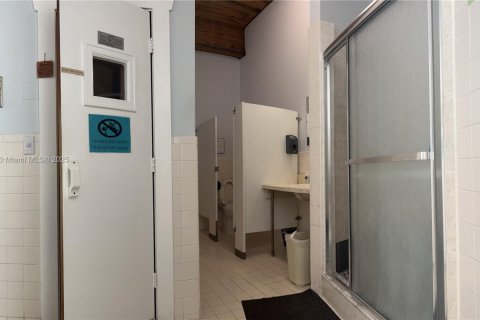 Купить кондоминиум в Халландейл-Бич, Флорида 2 спальни, 95.41м2, № 1875331 - фото 22