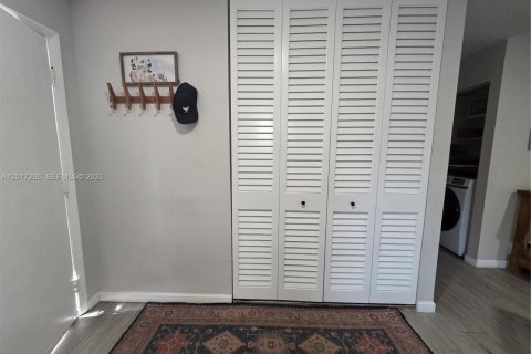 Townhouse in Cooper City, Florida 2 bedrooms, 88.54 sq.m. № 2247542 - photo 9