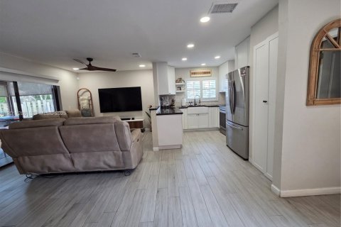 Townhouse in Cooper City, Florida 2 bedrooms, 88.54 sq.m. № 2247542 - photo 6