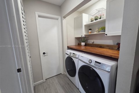 Townhouse in Cooper City, Florida 2 bedrooms, 88.54 sq.m. № 2247542 - photo 5
