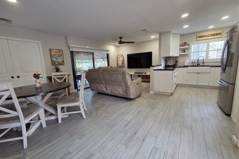 Townhouse in Cooper City, Florida 2 bedrooms, 88.54 sq.m. № 2247542 - photo 7