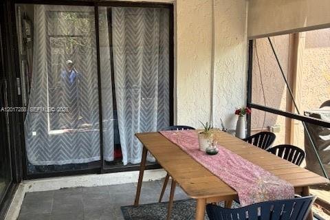Townhouse in Cooper City, Florida 2 bedrooms, 88.54 sq.m. № 2247542 - photo 20