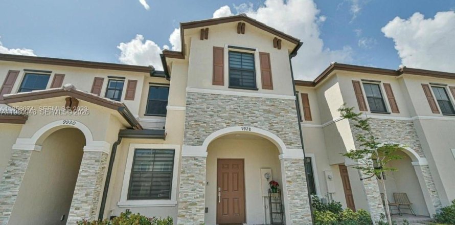 Таунхаус в Майами, Флорида 3 спальни № 2045306