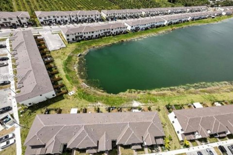 Купить таунхаус в Майами, Флорида 3 спальни, № 2045306 - фото 4