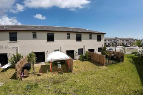 Купить таунхаус в Майами, Флорида 3 спальни, № 2045306 - фото 5