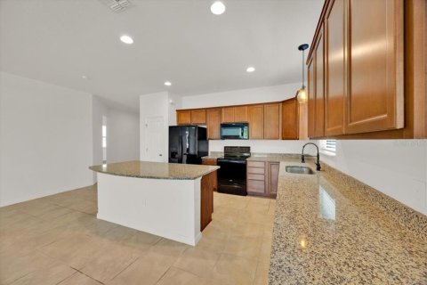 Casa en alquiler en Polk City, Florida, 3 dormitorios, 199.18 m2 № 2109089 - foto 10