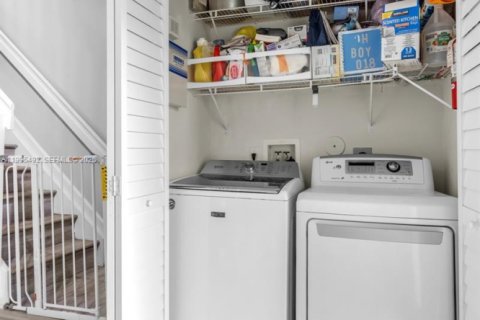 Townhouse in Coral Springs, Florida 3 bedrooms, 108.7 sq.m. № 2058257 - photo 15