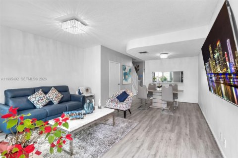 Townhouse in Coral Springs, Florida 3 bedrooms, 108.7 sq.m. № 2058257 - photo 4