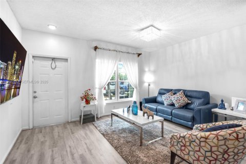 Townhouse in Coral Springs, Florida 3 bedrooms, 108.7 sq.m. № 2058257 - photo 5