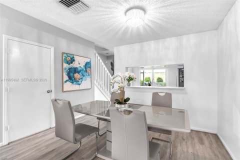 Townhouse in Coral Springs, Florida 3 bedrooms, 108.7 sq.m. № 2058257 - photo 8