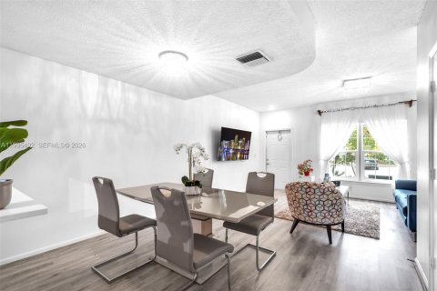 Townhouse in Coral Springs, Florida 3 bedrooms, 108.7 sq.m. № 2058257 - photo 10