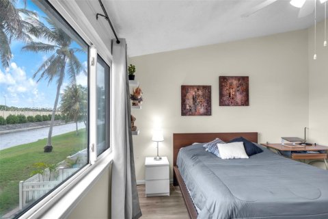 Townhouse in Coral Springs, Florida 3 bedrooms, 108.7 sq.m. № 2058257 - photo 24