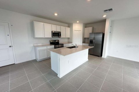 Villa ou maison à louer à Winter Haven, Floride: 4 chambres, 174.66 m2 № 2113131 - photo 3