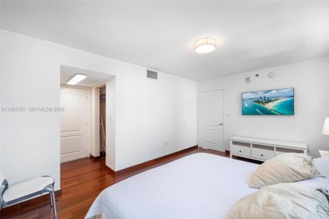 Купить кондоминиум в Майами, Флорида 3 спальни, 114.46м2, № 2057340 - фото 15