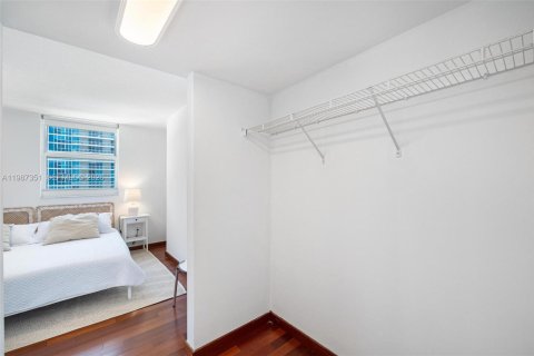 Купить кондоминиум в Майами, Флорида 3 спальни, 114.46м2, № 2057340 - фото 9