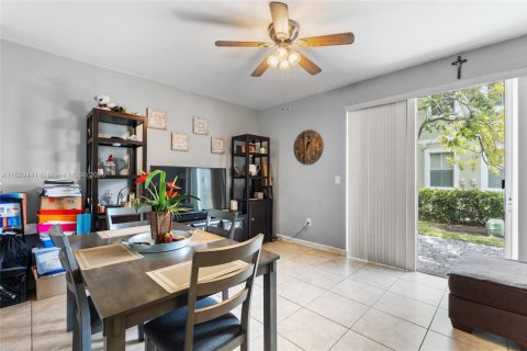 Townhouse in Homestead, Florida 2 bedrooms, 119.84 sq.m. № 1696458 - photo 9