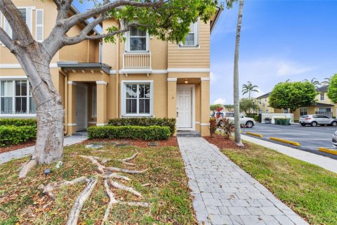 Townhouse in Homestead, Florida 2 bedrooms, 119.84 sq.m. № 1696458 - photo 24